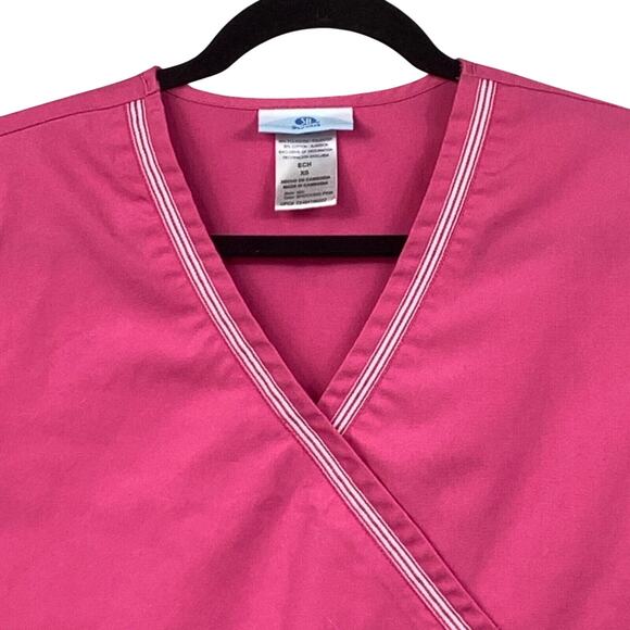 Medical Scrubs Top Womens XS Pink Short Sleeve V Neck Overlap Front Pockets - Picture 2 of 8